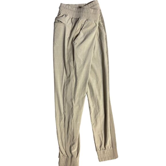 Athleta Brooklyn Textured Jogger in Windowpane Taupe Size 4 - Picture 11 of 11